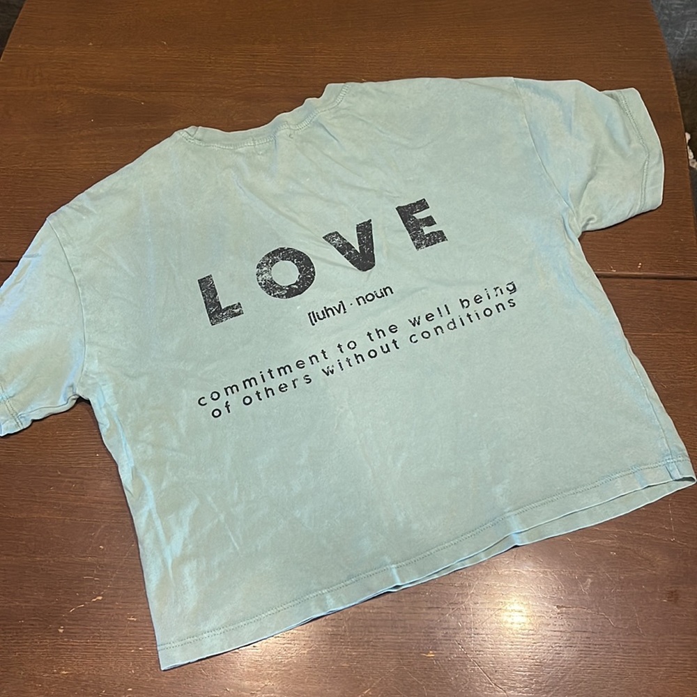 Urban Nation Love Cropped Short Sleeve Shirt - XS